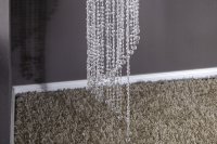 Long lustre transparent suspendue avec anneaux