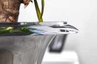 Vase design en aluminium de couleur argenté