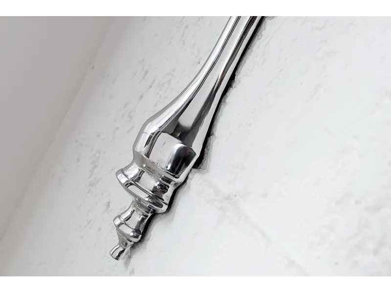 Support mural style baroque 60 cm en aluminium argenté