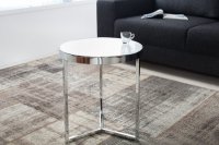 Table d'appoint en verre blanc et métal chromé