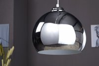 Lampe suspendue design boule en métal chromé