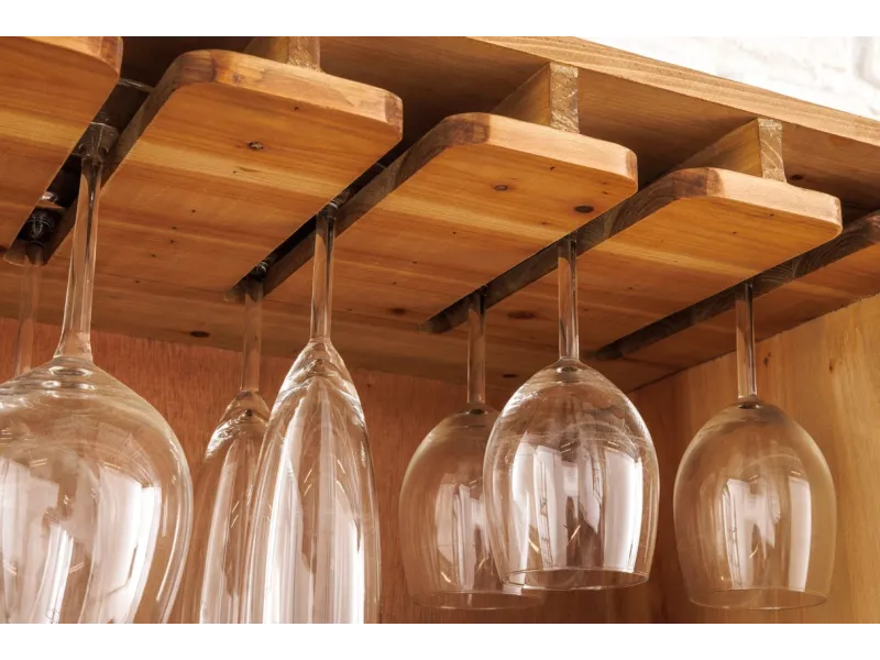 Armoire en  bois massif sculpté scorpion coloris noir 141cm pas cher