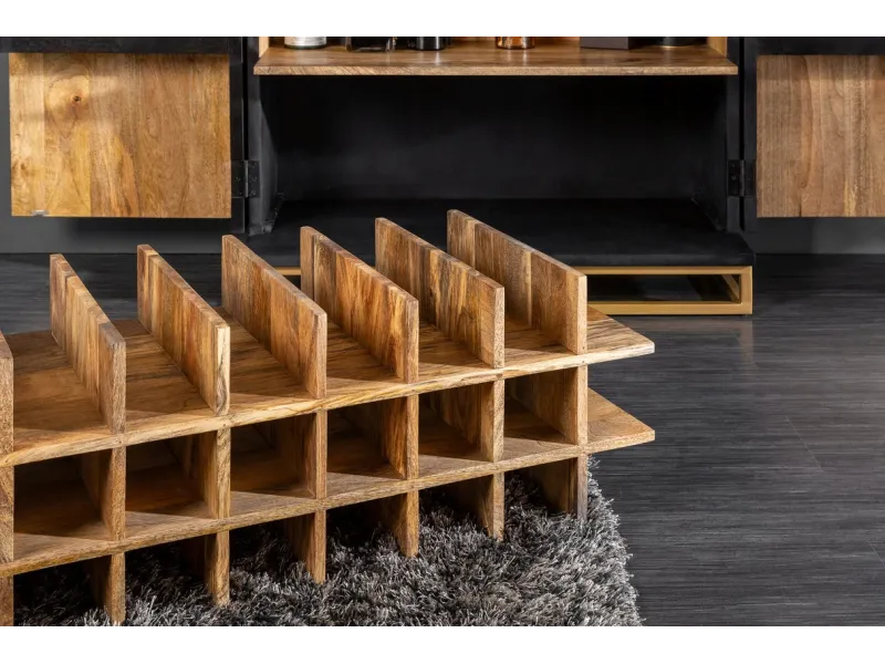 Armoire en  bois massif sculpté scorpion coloris noir 141cm pas cher