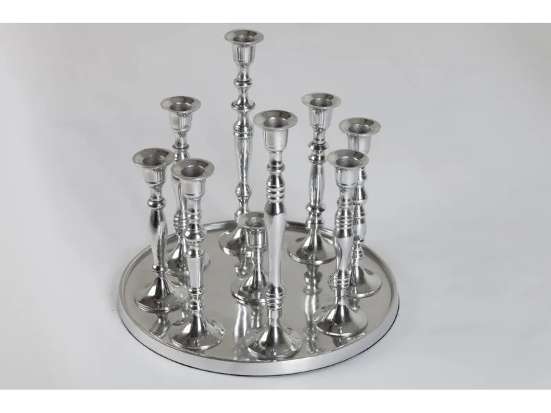 Chandelier design en aluminium argenté à 9 branches Objets de décor...