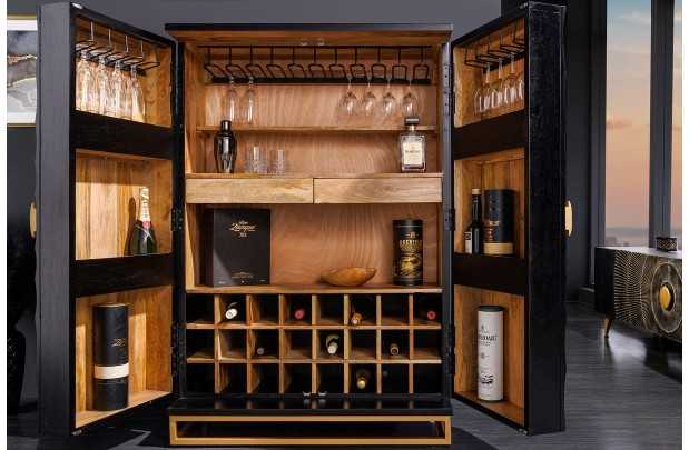 Armoire en  bois massif sculpté scorpion coloris noir 141cm pas cher