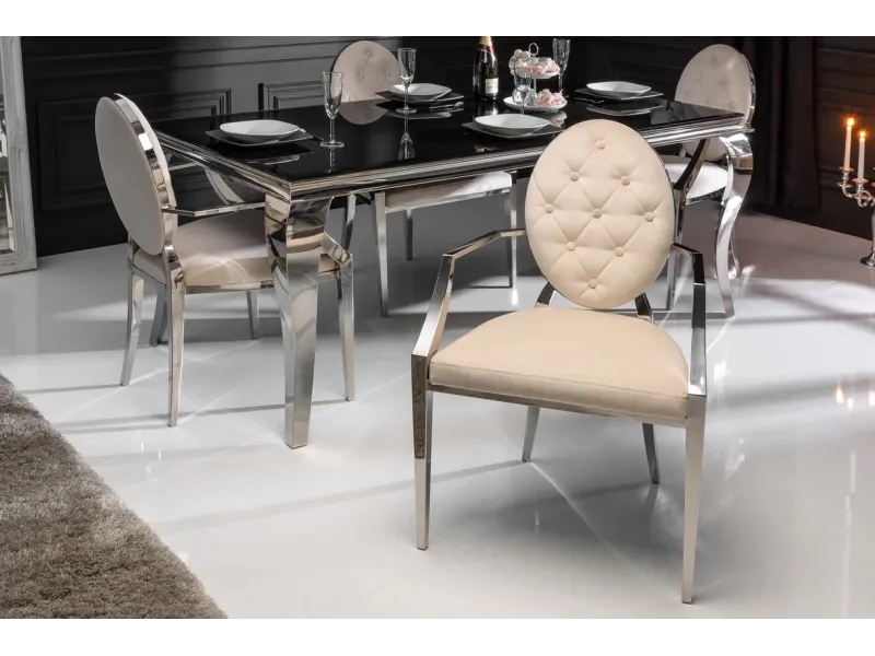 Chaise design baroque de salle à manger en velours coloris beige avec accoudoirs