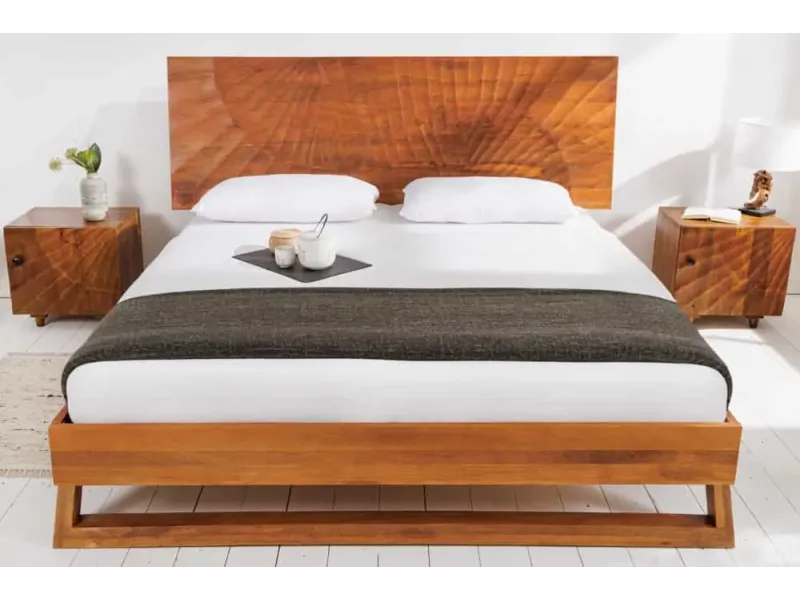 Lit en bois massif sculpté scorpion coloris noir 180x200cm pas cher