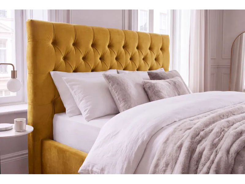 Lit Chesterfield Paris velours jaune moutarde 160×200 cm