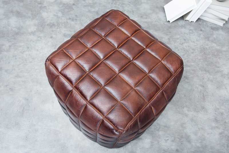 Pouf design rembourré en cuir de couleur marron