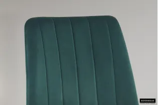 Chaise design en velours coloris vert, pieds noirs 2