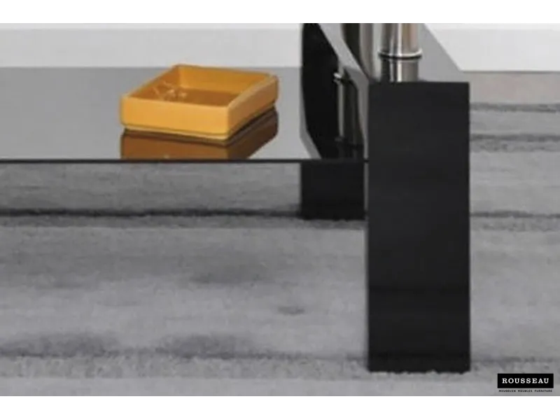 Table basse design coloris noir avec plateau en verre