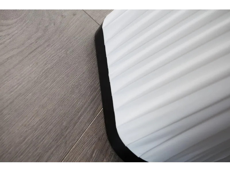 Lampadaire ovale 120 cm en tissu de latex plissé coloris blanc