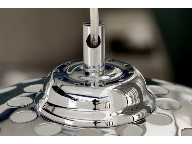 Lampe suspendue design boule en acier chromé