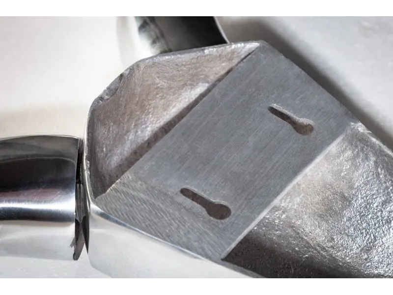 Trophée mural design tête de taureau peint argent